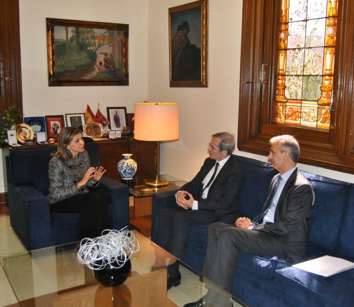 Reunión de la delegada del Gobierno con el embajador de Francia en España