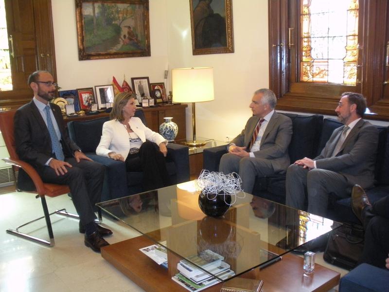 Llanos de Luna recibe al nuevo embajador de Italia en España y Andorra 