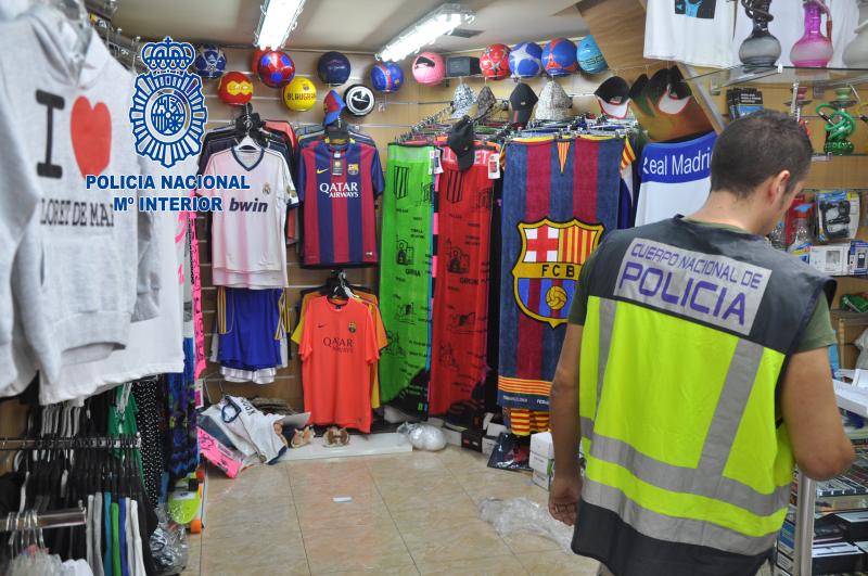 La Policía Nacional desarticula en Lloret de Mar un grupo organizado dedicado a la elaboración y venta de productos falsificados