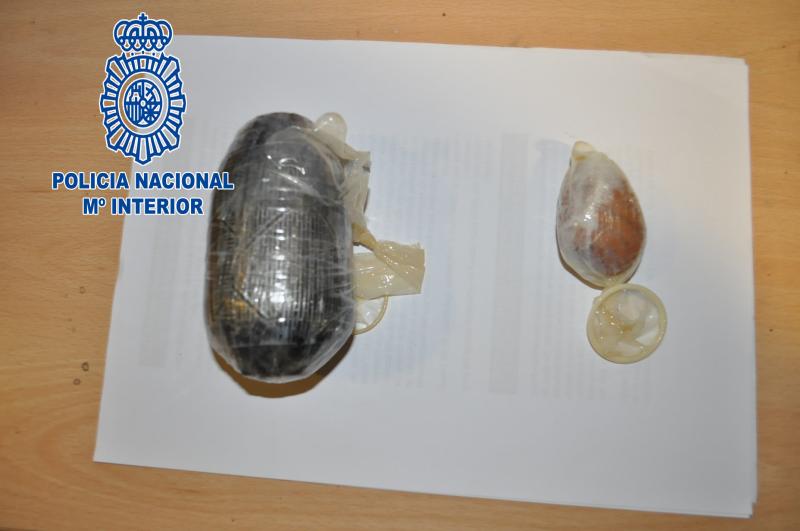 La Policía Nacional intercepta a cuatro mujeres que transportaban cocaína en el interior de sus organismos