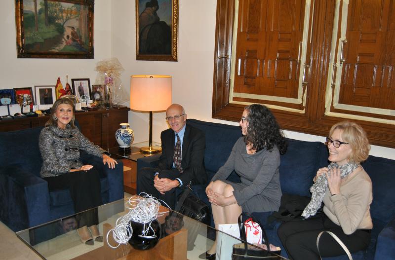 Reunión de la delegada del Gobierno con el embajador de Canadá en España y Andorra