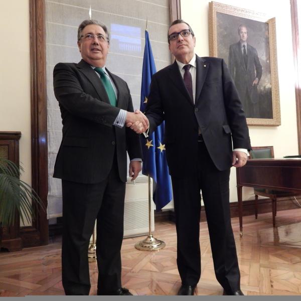 El ministro del Interior, Juan Ignacio Zoido, se ha reunido con el conseller d'Interior de la Generalitat de Catalunya, Jordi Jané