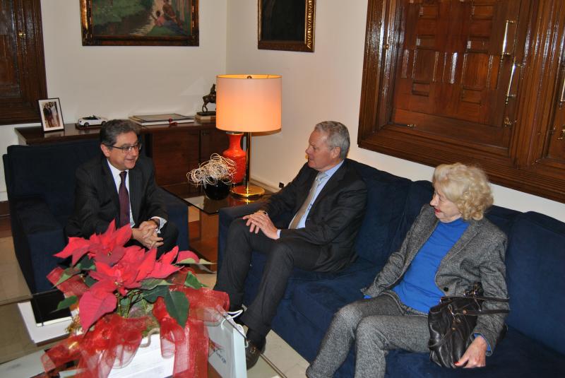 El delegado del Gobierno se reúne con el embajador de Suecia en España