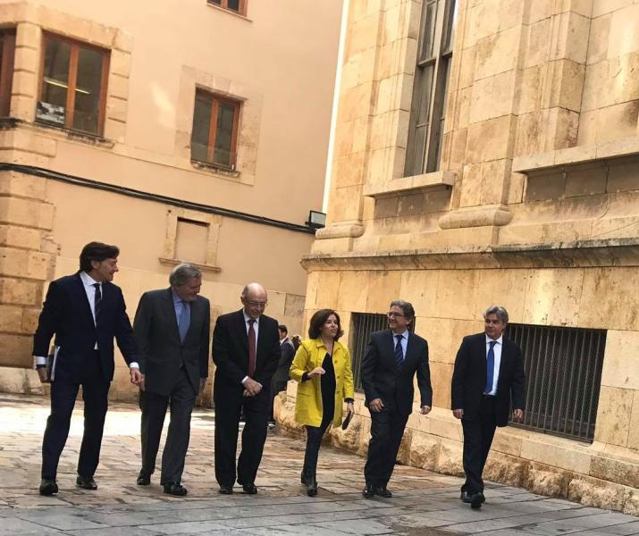 Sáenz de Santamaría firma el convenio de colaboración con el Ayuntamiento de Tarragona sobre los Juegos del Mediterráneo 2018 