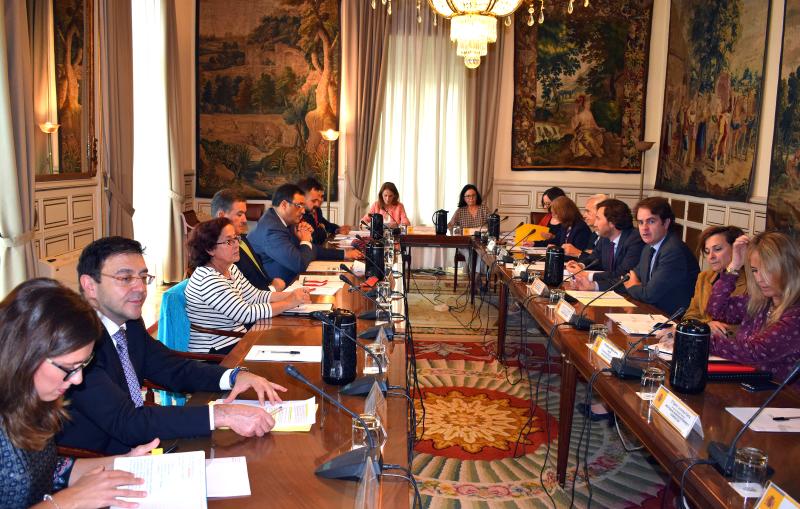 El Gobierno impulsa el Consejo de las Lenguas Oficiales en la Administración General del Estado