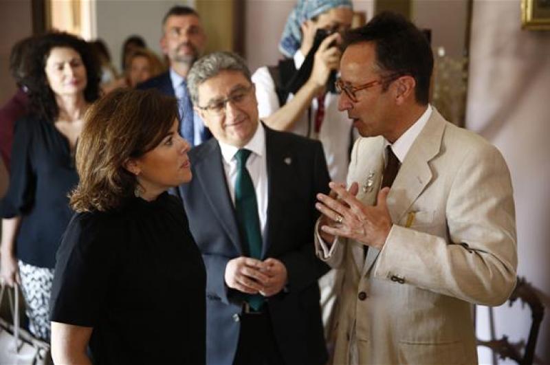 Sáenz de Santamaría firma un protocolo con la Fundación Mas Miró