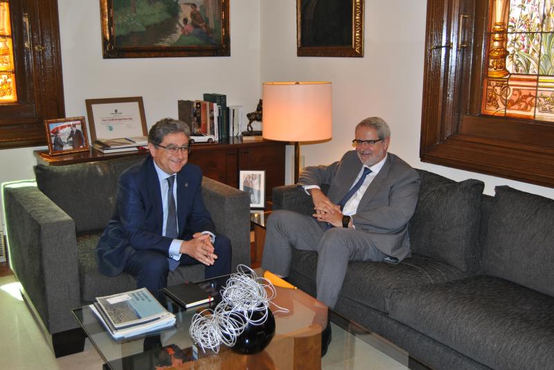 Enric Millo se reúne con el director de la representación de la Comisión Europea en Barcelona