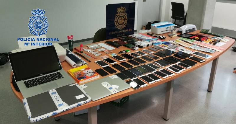 La Policía Nacional detiene en Barcelona y Tarragona a 17 personas que falsificaban documentos con los que favorecían  la inmigración irregular con destino a la UE