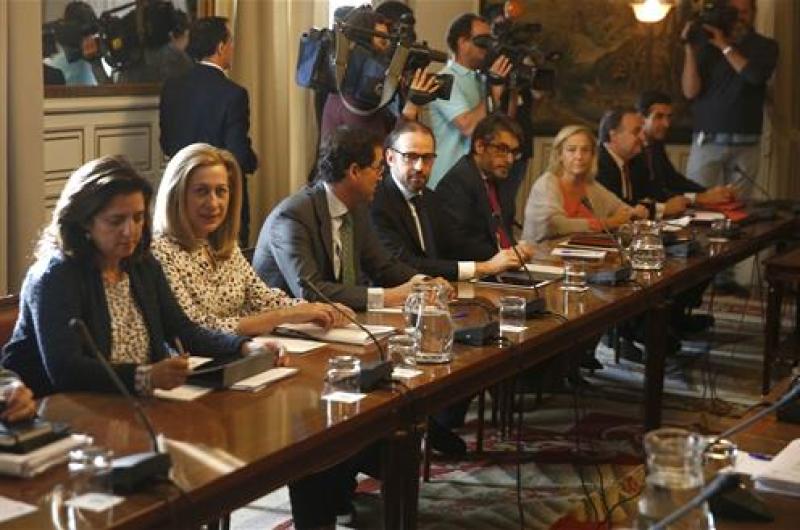 Roberto Bermúdez de Castro preside la primera reunión de subsecretarios tras asumir los ministerios las competencias del Gobierno de la Generalitat de Cataluña 