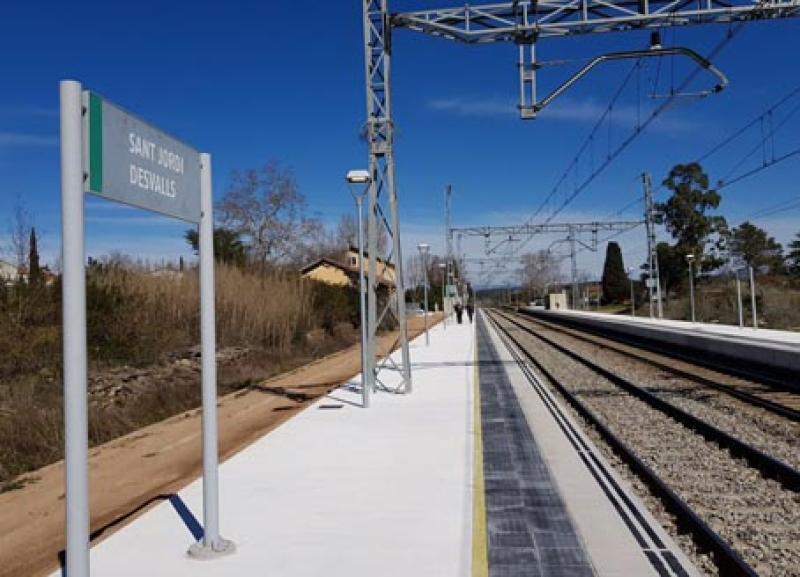 Adif concluye la mejora de accesibilidad en la estación de Sant Jordi Desvalls (Girona)