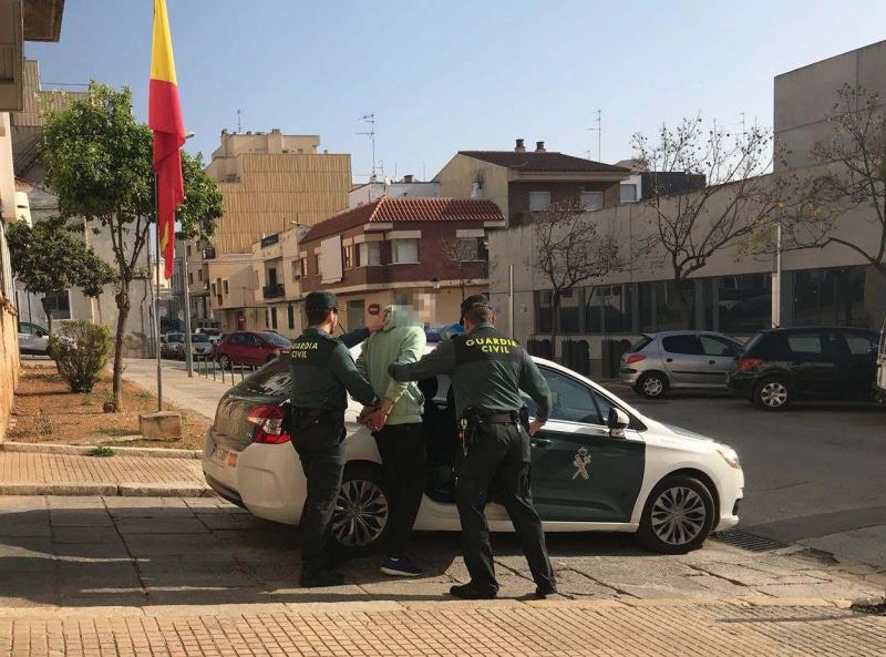 La Guardia Civil desmantela dos puntos de venta de droga en Amposta y Sant Carles de la Ràpita
