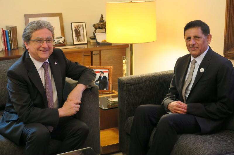 Enric Millo recibe al cónsul general de los Emiratos Árabes Unidos en Barcelona en su despedida oficial