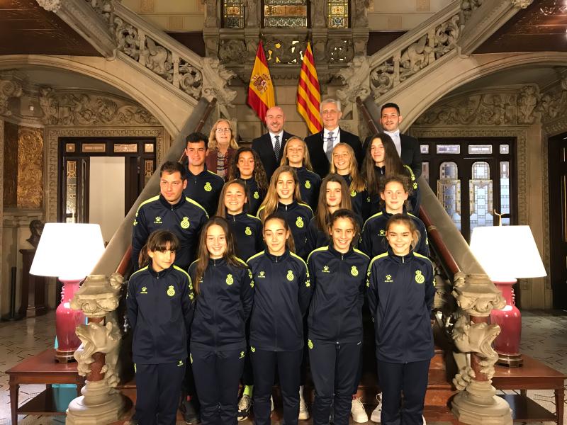 La Delegación del Gobierno reconoce los logros del equipo femenino del Alevín A del RCD Espanyol de Barcelona