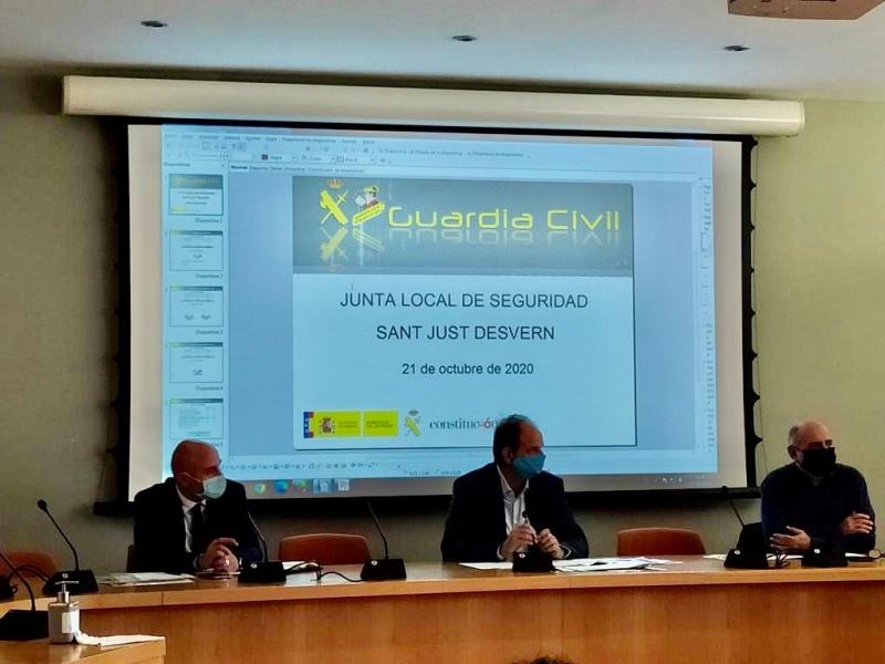  El subdelegado de Barcelona, Carlos Prieto, participa en la Junta Local de Seguridad de Sant Just Desvern