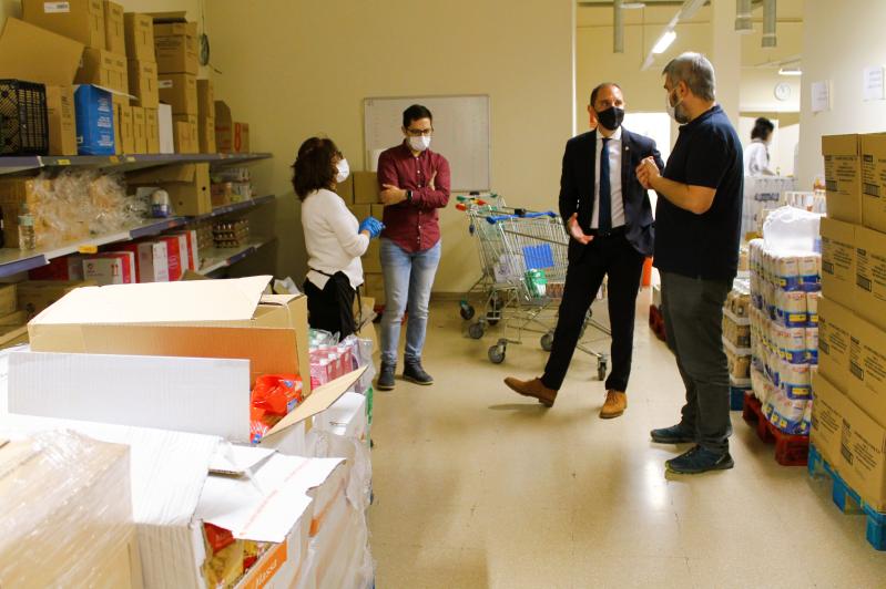 El subdelegat del Govern a LLeida visita una de les 51 entitats de Lleida que han rebut 412.000 quilos d’aliments per a les persones més vulnerables   