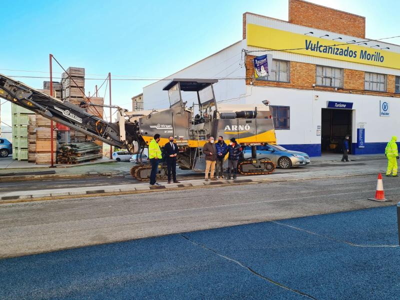 El subdelegado del Gobierno, José Crespín, visita las obras en la N-230 a su paso por el municipio de Alfarràs, que finalizarán este viernes

