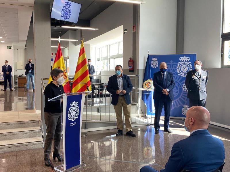 La delegada del Gobierno y el director general de Policía inauguran la Oficina del DNI y Pasaporte en Vilafranca del Penedès