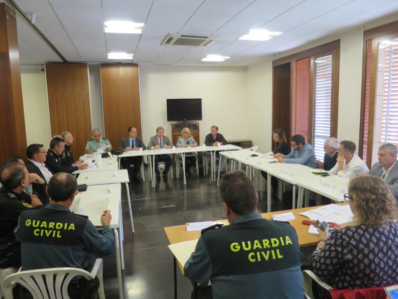 Guardia Civil distribuye un formulario entre las pedanías de Valencia para fomentar la cultura de denuncia de los robos en los campos 