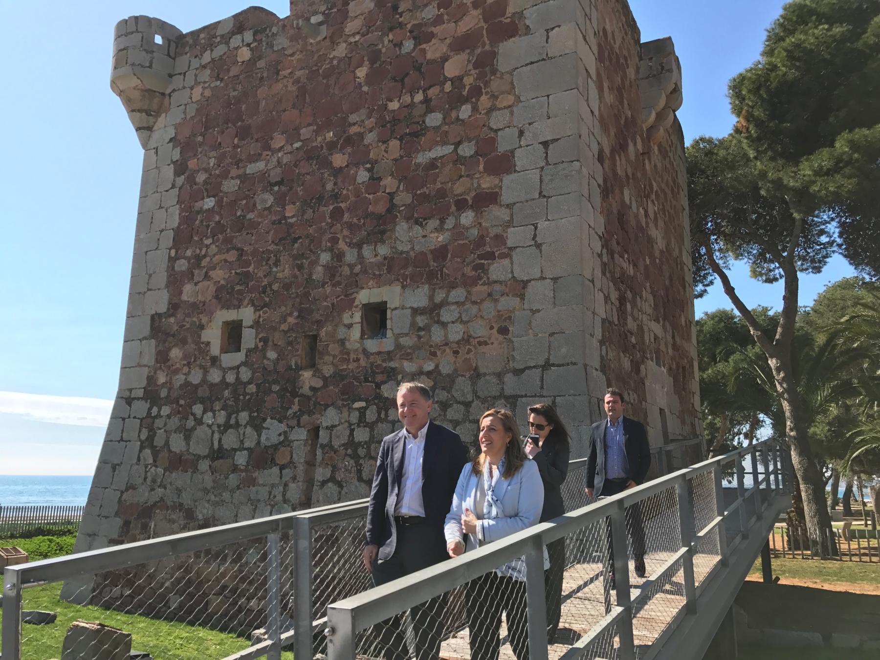 Moragues presenta el proyecto de remodelación de la Torre de Sant Vicent de Benicàssim que hará visitable el monumento para los turistas 