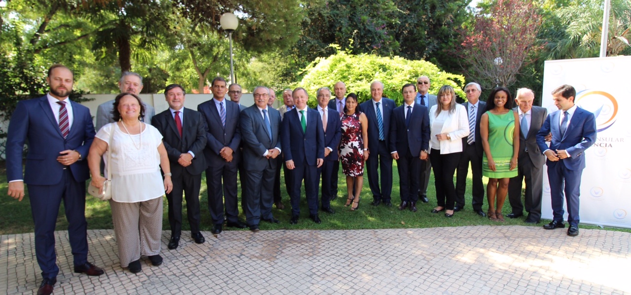 El delegado de Gobierno, con el Cuerpo Consular en Valencia
