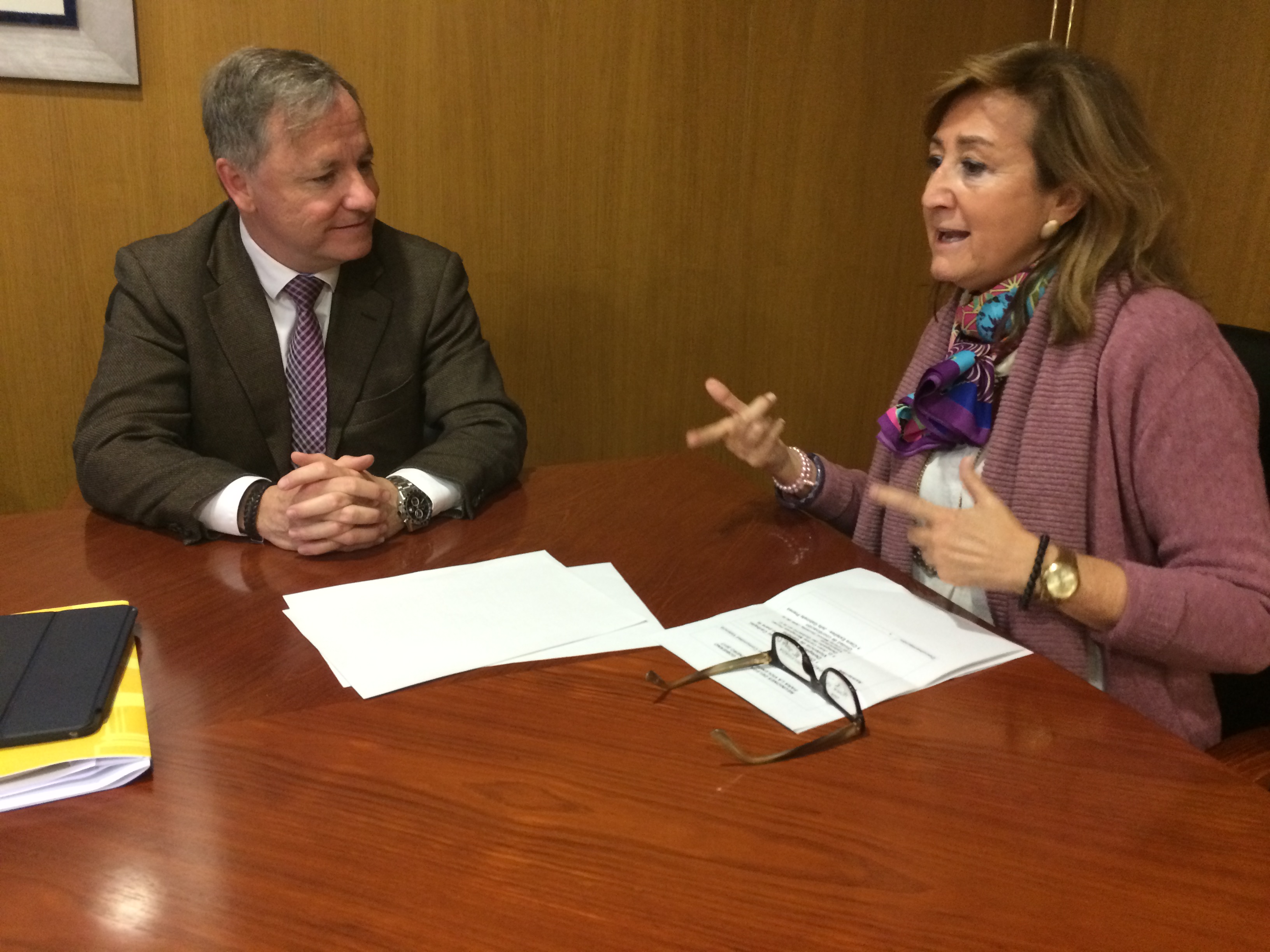 Moragues se reúne con la delegada del Gobierno para la Violencia de Género