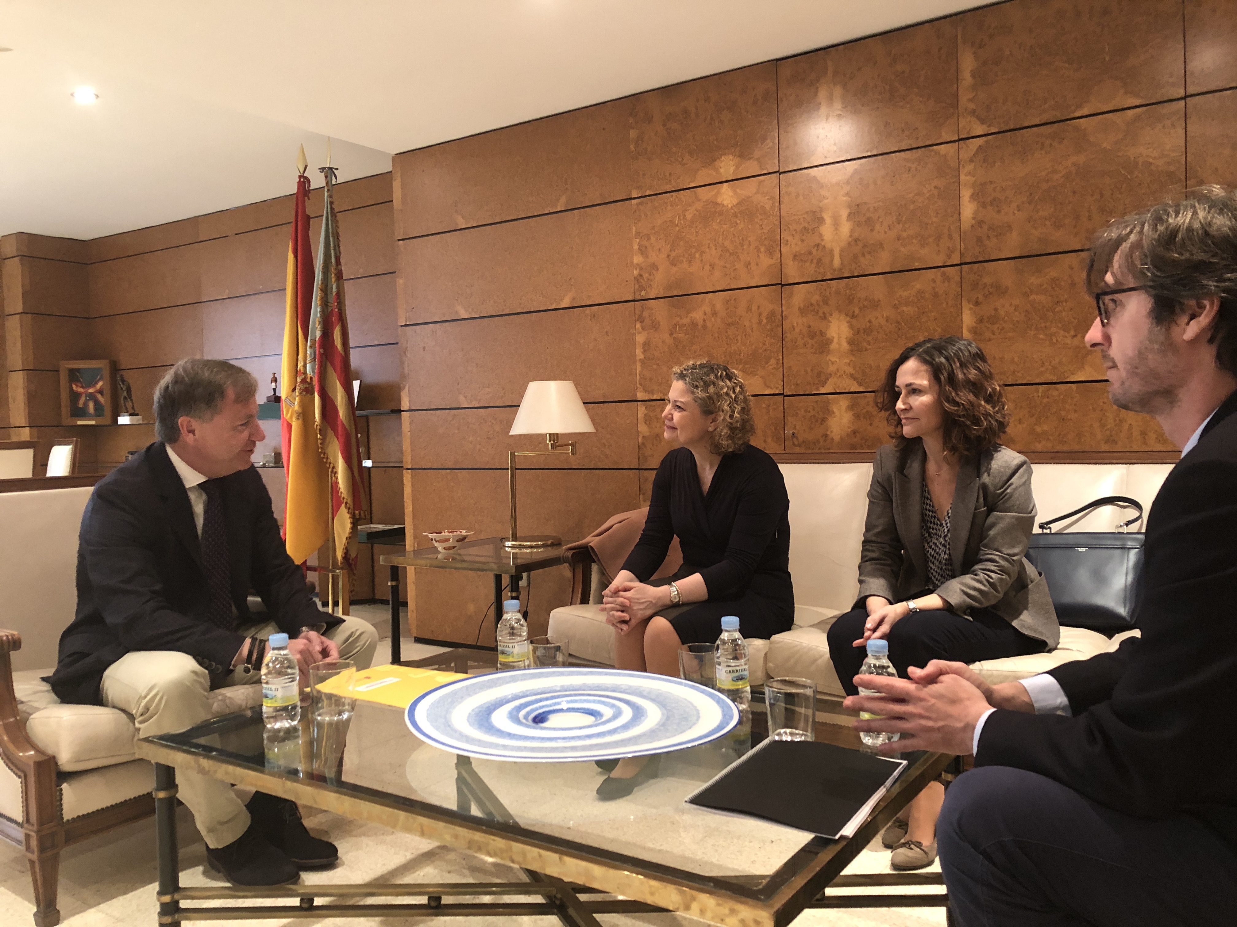 
Reunión con la Decana-Presidenta del Colegio de Registradores de España y la Decana Autonómica
