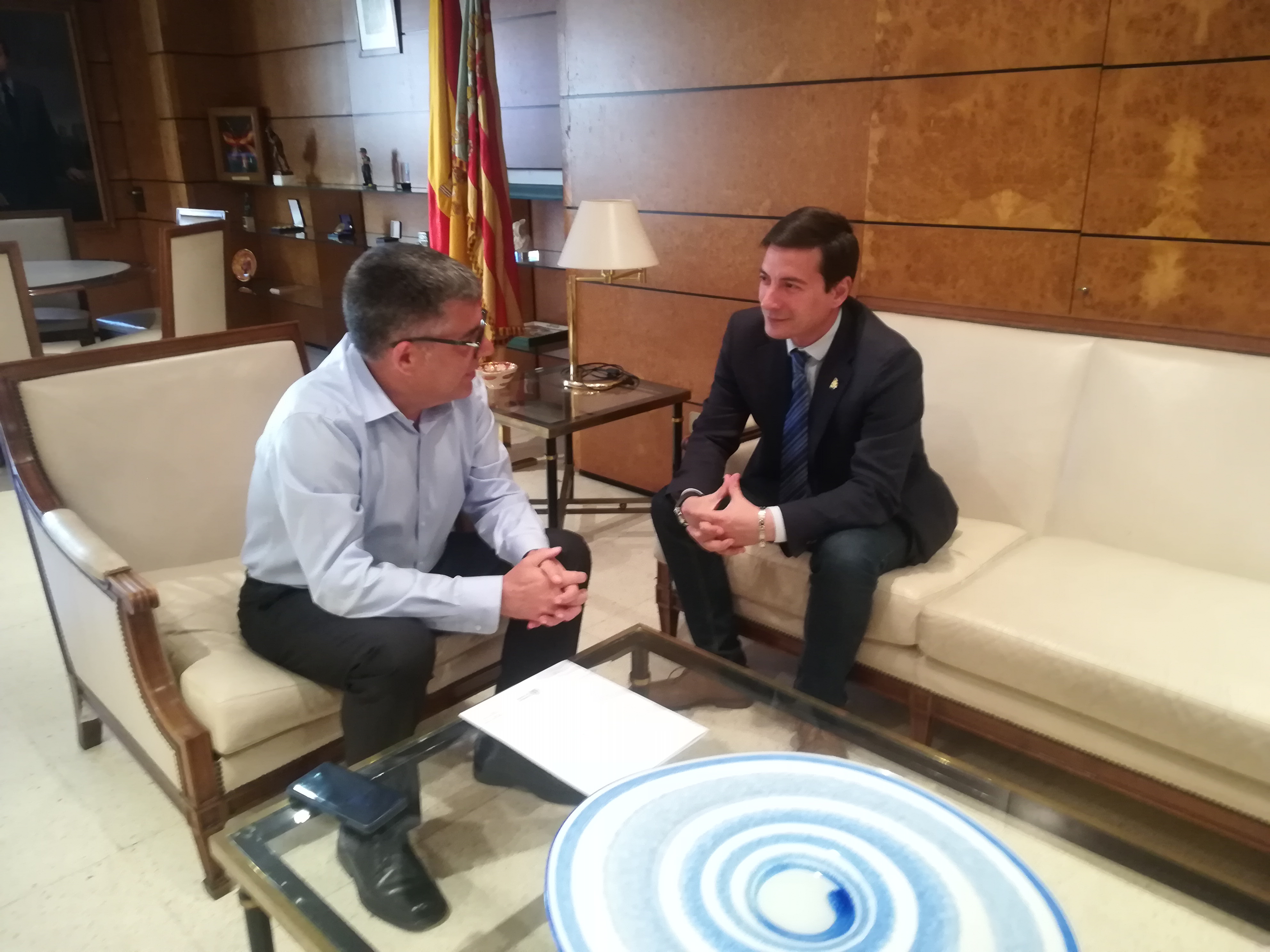 El delegado del Gobierno  se reúne con el alcalde de Burjassot
