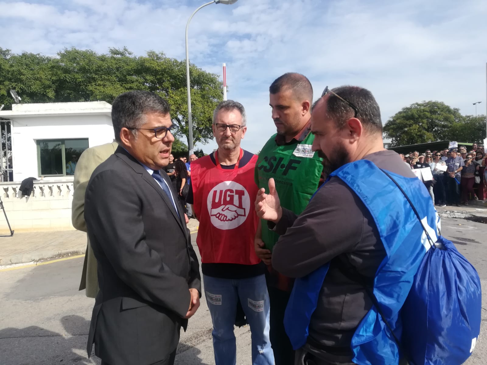 Juan Carlos Fulgencio se compromete con los funcionarios de prisiones de la Comunitat a trasladar sus reivindicaciones a los ministerios de Interior y de  Hacienda 