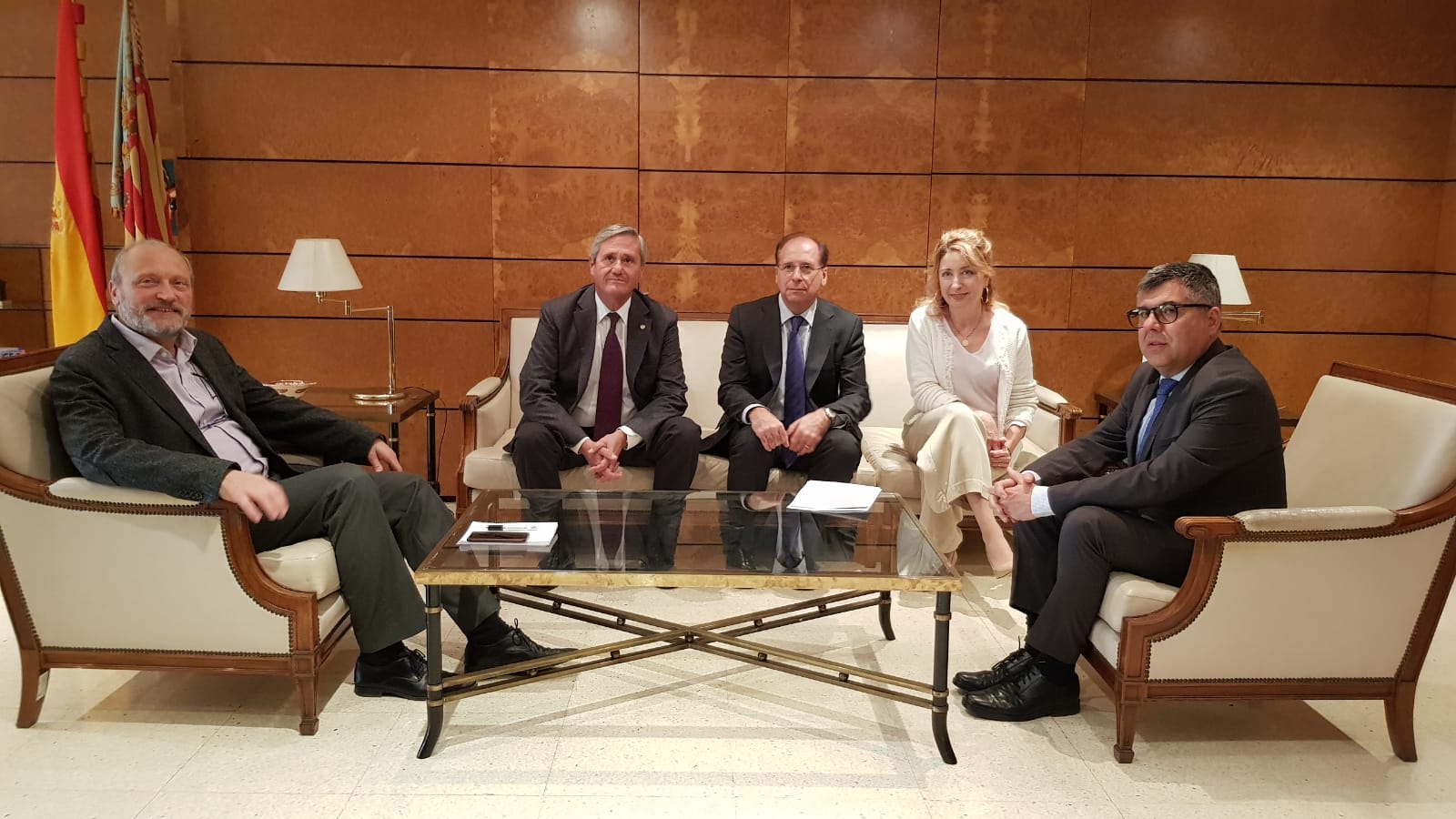 El delegado del Gobierno se reúne con la presidenta del Colegio Oficial de Médicos de Valencia