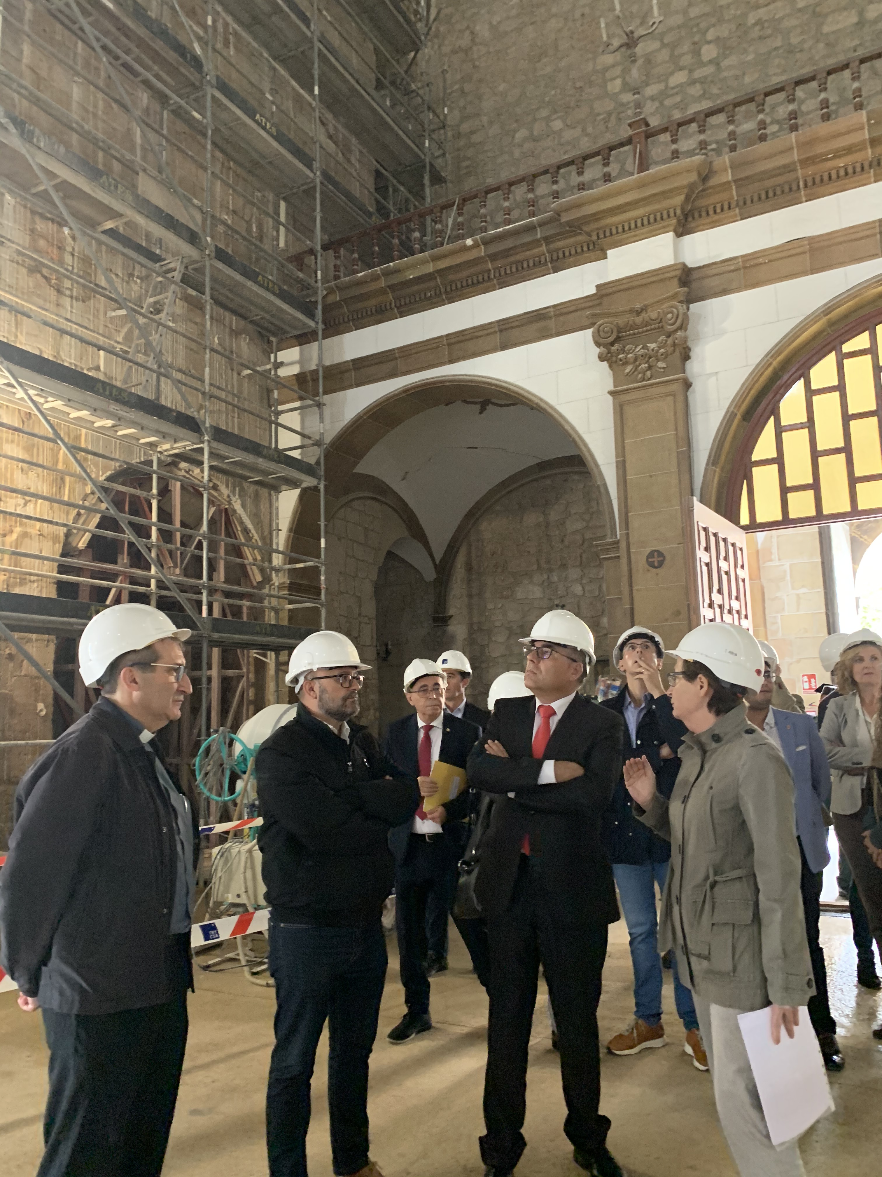El delegado visita las obras de la Iglesia de Nuestra Señora de la Asunción de Utiel financiadas por el Ministerio de Fomento