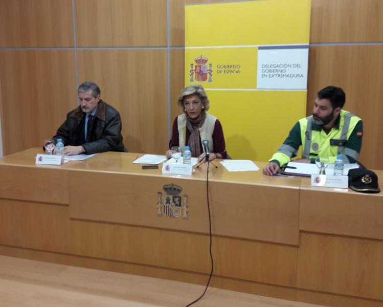 La Delegada del Gobierno en Extremadura presentó la campaña de control del uso del cinturón de seguridad