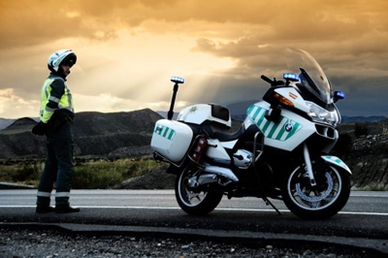 La Agrupación de Tráfico de la Guardia Civil va establecer un dispositivo especial en las carreteras extremeñas con la participación de unos 400 agentes