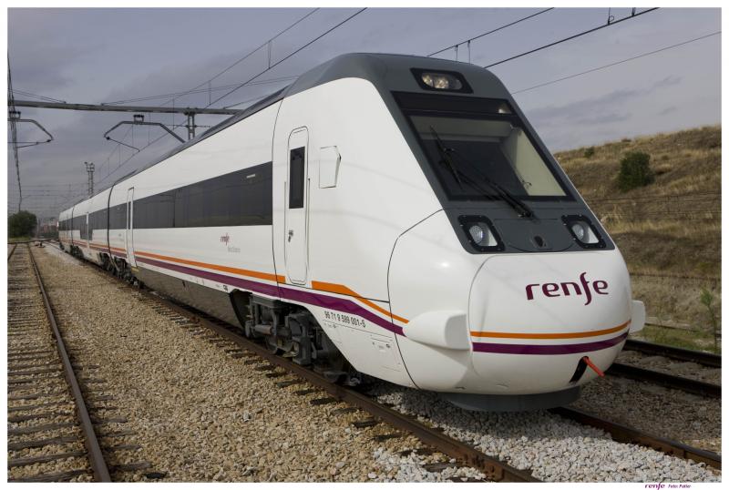 Renfe ha incorporado ya cinco trenes s-599 al parque de material de Extremadura

