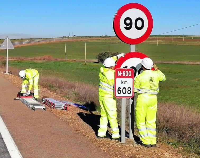 En Extremadura se han  sustituido 405 señales que afectan a 675 kilómetros.