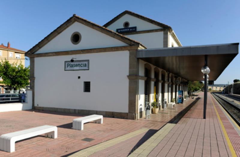 Adif AV licita el control de obras para la remodelación de las estaciones de Plasencia, Cáceres, Mérida y Badajoz