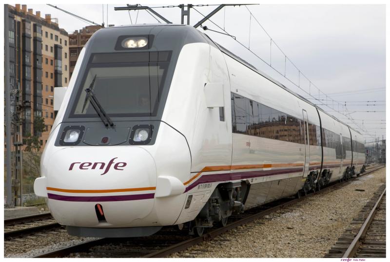 Extremadura ya cuenta con 11 nuevos trenes del modelo S-599