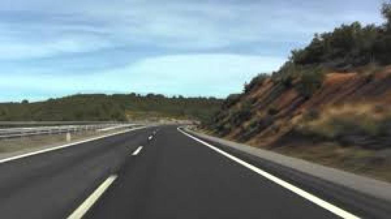 La alternativa recomendada discurre por el borde de la ZEPA de Llanos de Cáceres y finaliza en el enlace de Valdesalor de la autovía de La Plata. 