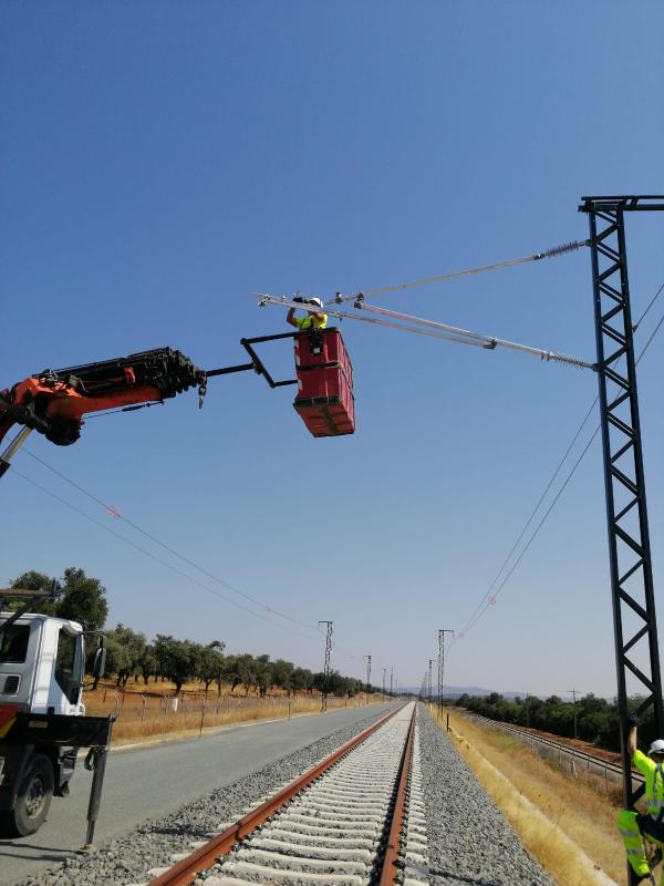 Adif Alta Velocidad adjudica la construcción del telemando de energía del tramo Plasencia-Badajoz