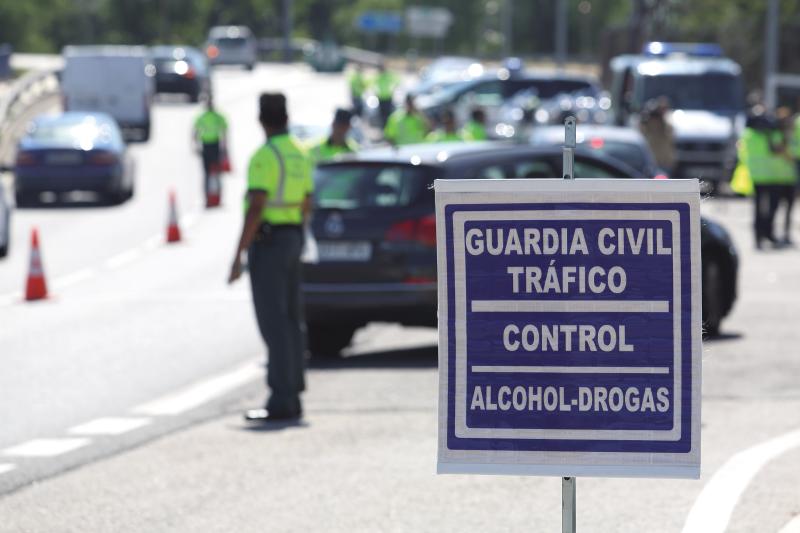 La DGT pone hoy en marcha una campaña especial para evitar el consumo de alcohol y drogas en conductores
