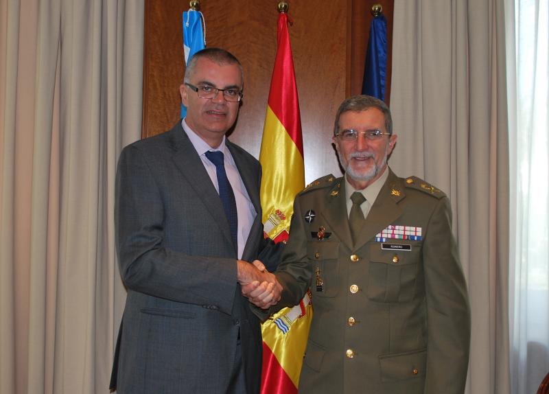El delegado del Gobierno en Galicia recibe al nuevo general jefe de la Brilat