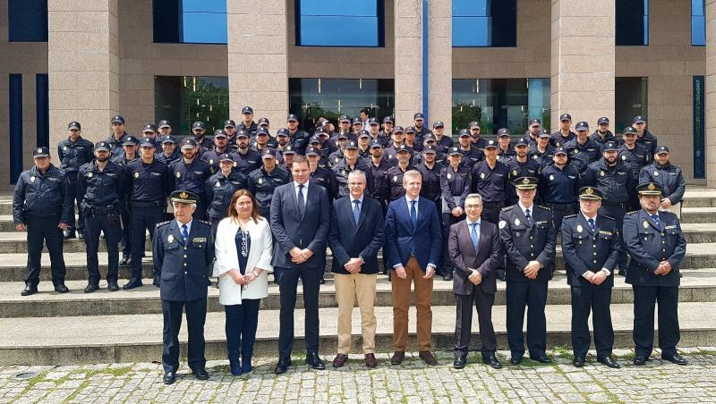 Santiago Villanueva ha presidido el acto de entrega de diplomas a los 57 alumnos de Policía que han completado su período de prácticas en comisarías de Galicia