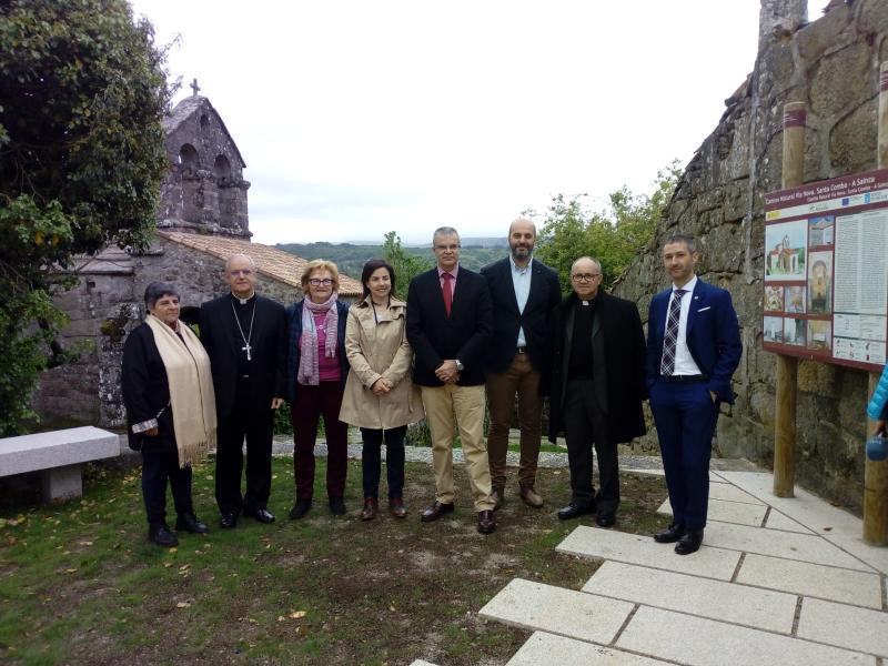 El delegado del Gobierno en Galicia supervisa el final de las obras en el entorno de la Iglesia de San Torcuato de Santa Comba de Bande