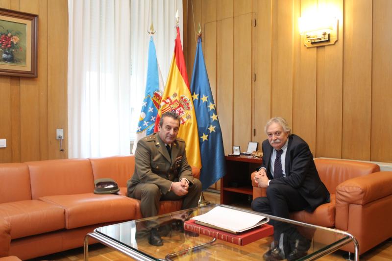 O subdelegado de Goberno en Ourense recibe a Francisco Rodríguez Vila, teniente coronel do Corpo Xeral de Escalas Oficiais do Exército de Terra 