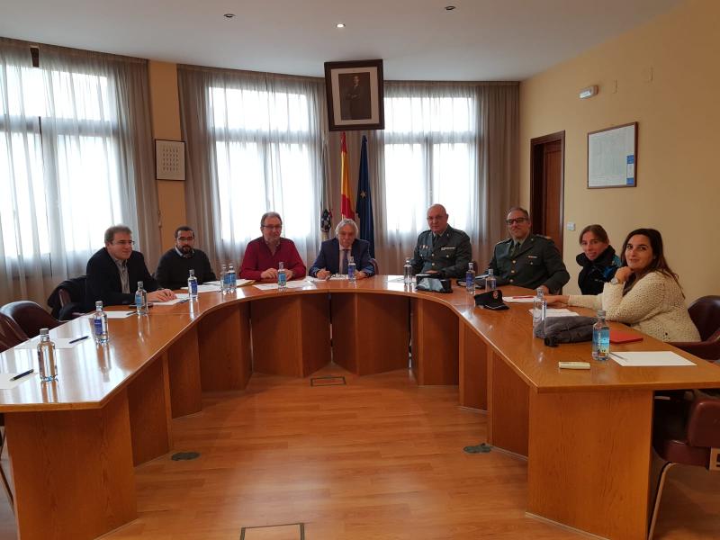 O subdelegado do Goberno en Ourense asistiu á Xunta Local de Seguridade de Á Rúa de Valdeorras, e visitou o cuartel da Garda Civil