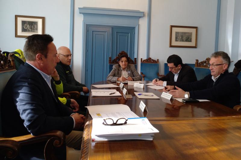 A Subdelegación do Goberno en Lugo e o Concello de Pedrafita avanzan nas solucións para o aparcamento na localidade do Cebreiro