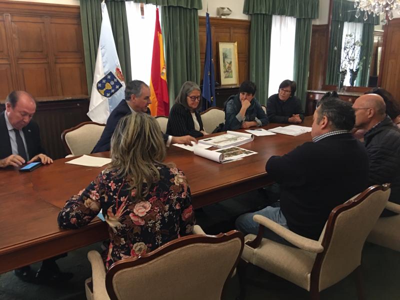 López-Rioboo confirma a los residentes de San Vicente de Elviña que el proyecto de Alfonso Molina no afectará a sus viviendas