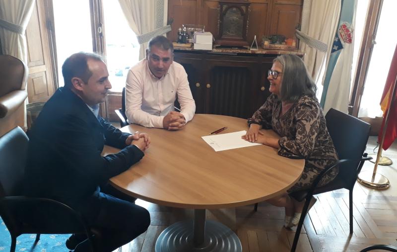 A subdelegada do Goberno e o alcalde de Cerdido analizan diversas actuacións e inversións para o municipio