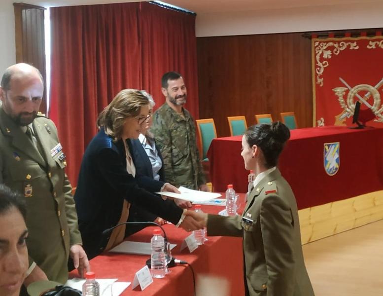 Maica Larriba preside a entrega de diplomas da nova edición de Formación Profesional para persoal militar   