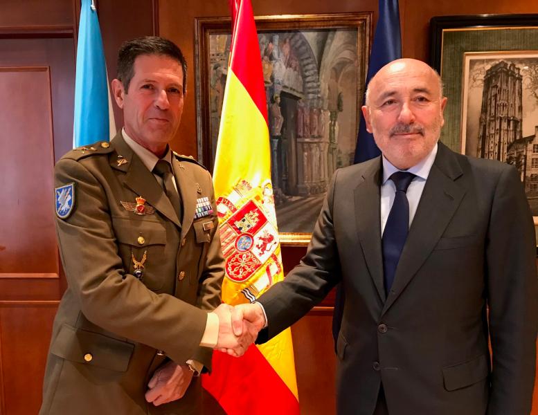 Javier Losada pone en valor ante el nuevo jefe de la Brilat su papel en la prevención de los incendios forestales en Galicia