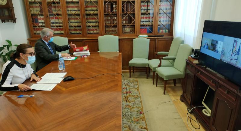 A subdelegada do Goberno presenta xunto ao reitor da Universidade de Vigo o novo convenio de prácticas asinado entrambas institucións